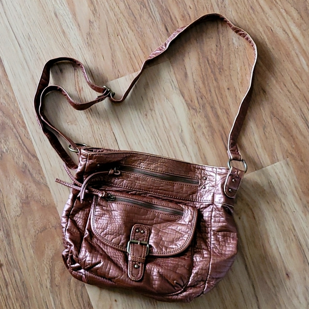 Metallic golden crossbody purse